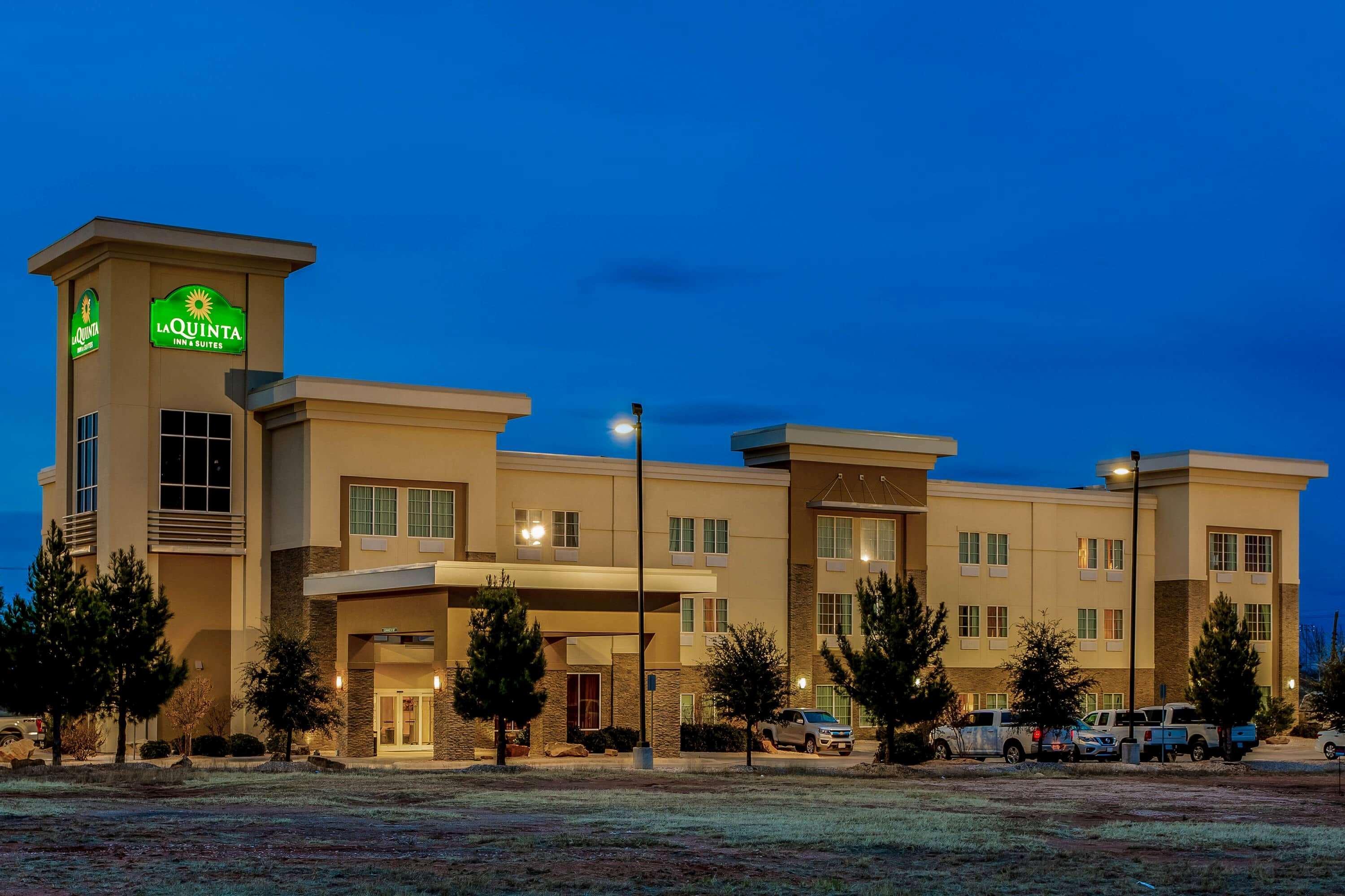 La Quinta By Wyndham Andrews Hotel Exterior photo